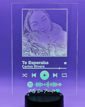 Lampara Spotify led, una fotografia y un codigo Spotify escaneable