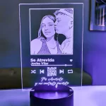 Lampara Youtube led con una foto y codigo QR para dedicar una cancion