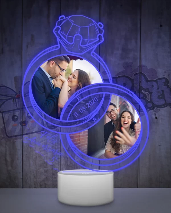 lampara led 3D con forma de anillos de Aniversario con fotografias de la pareja celebrada para